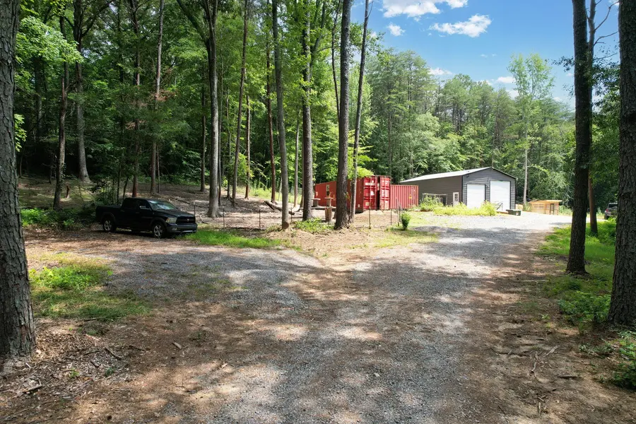 686 Welcome Valley Road, Benton, TN 37307