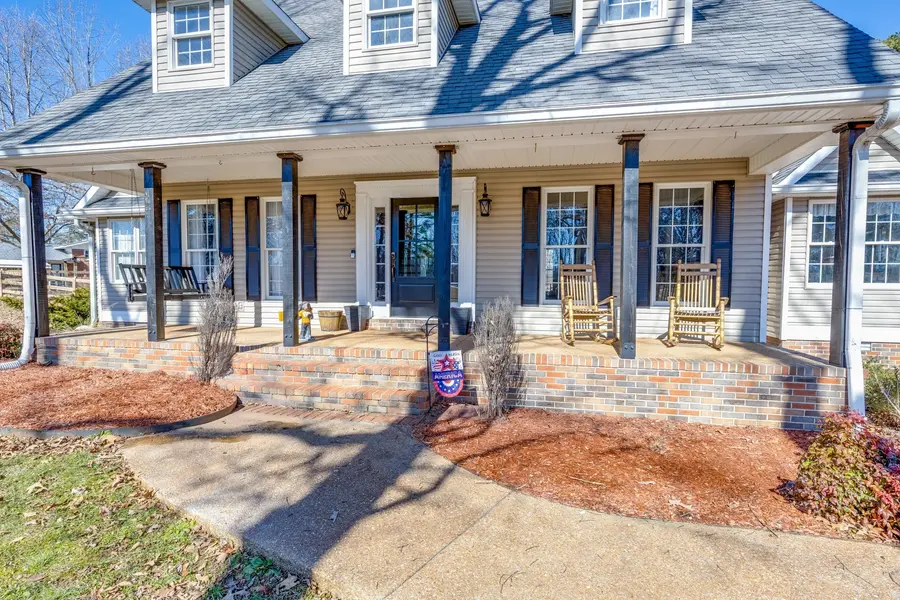 831 Columbia Hwy, Hohenwald, TN 38462