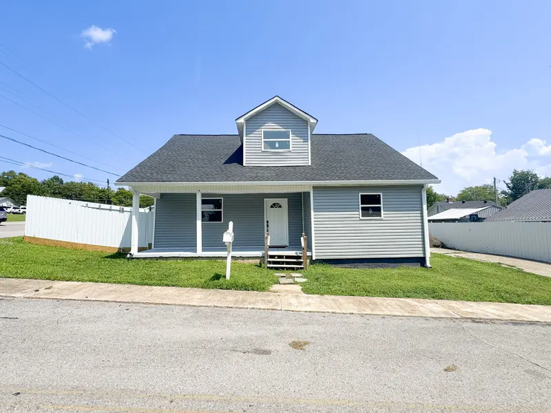 112 Cato St, Hartsville, TN 37074