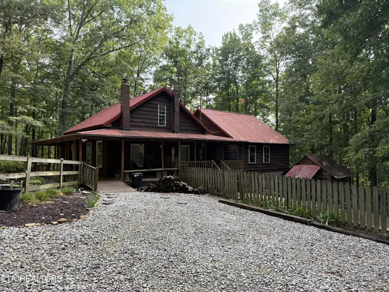 360 Joe Barnett Rd, Jamestown, TN 38556