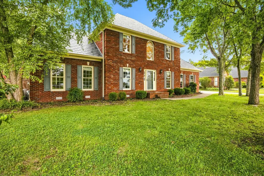 830 Banner Dr, Murfreesboro, TN 37129