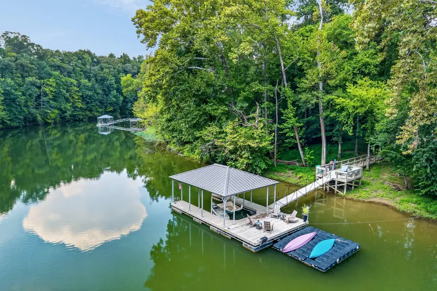 18 Admiral Ln, Rock Island, TN 38581