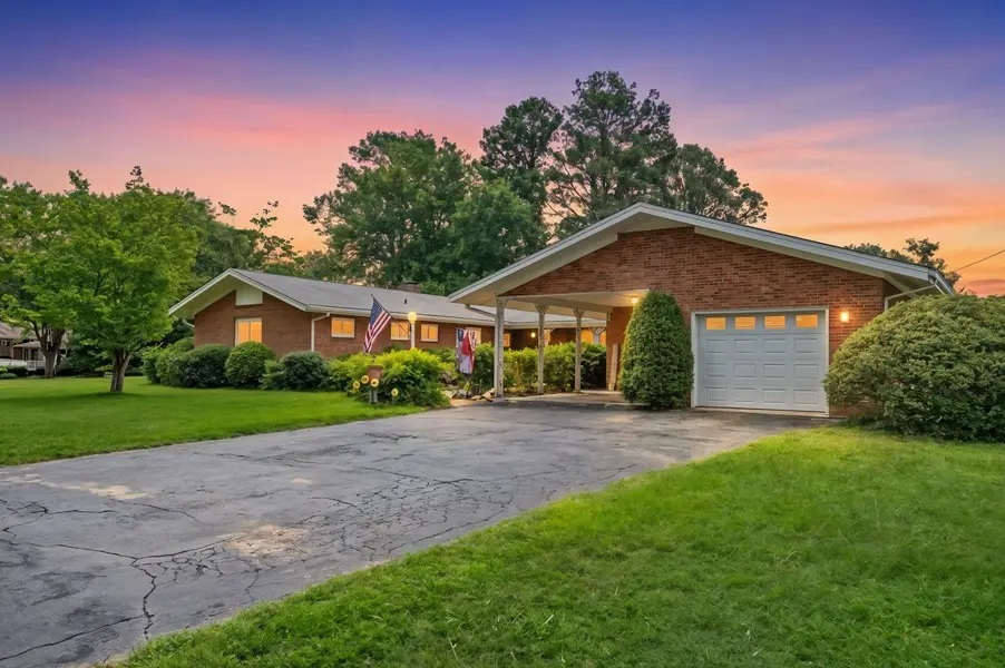 153 Sherwood Ave, Calhoun, TN 37309