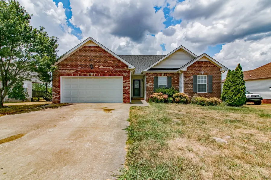 988 Chardea Ct, Clarksville, TN 37040