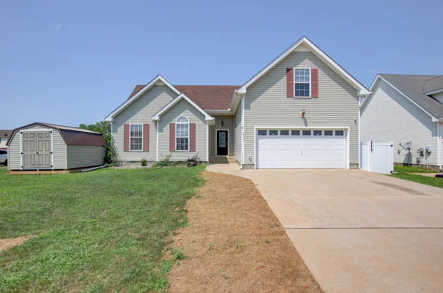 3660 S Naples Ct, Clarksville, TN 37040