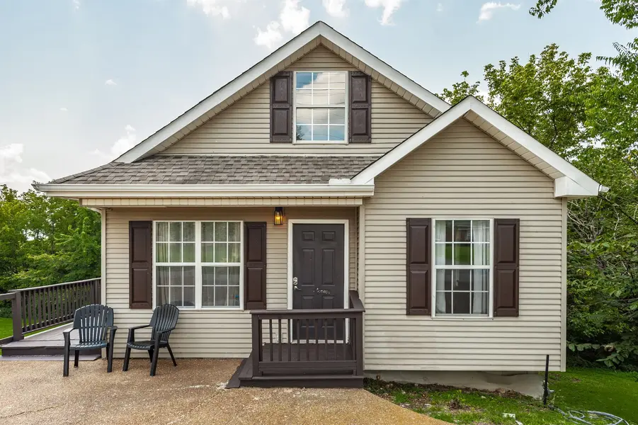 477 Brattontown Cir, Lafayette, TN 37083