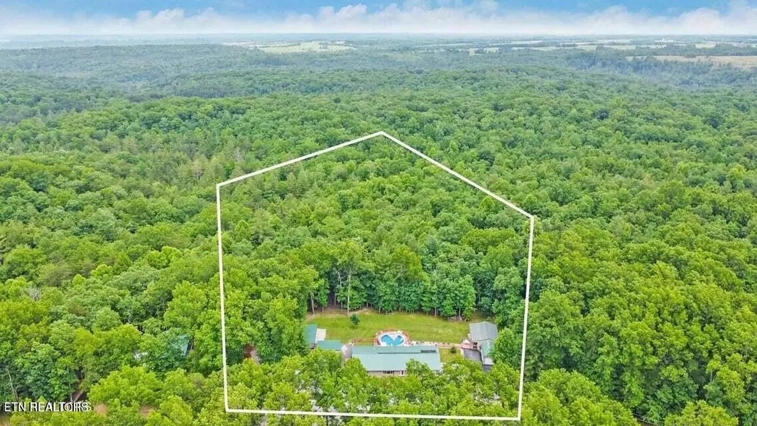 400 Georgee Rd, Jamestown, TN 38556