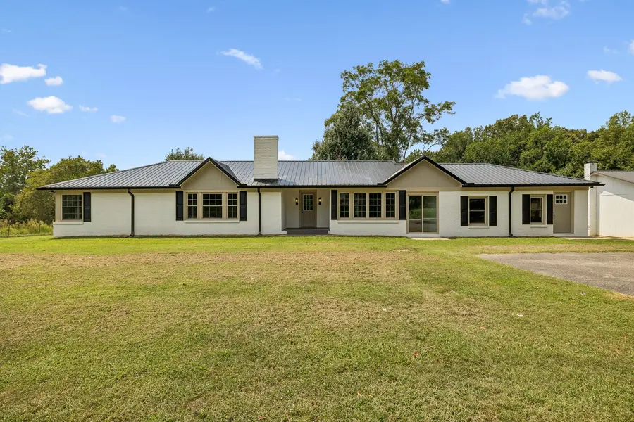 631 Bethany Rd, Red Boiling Springs, TN 37150