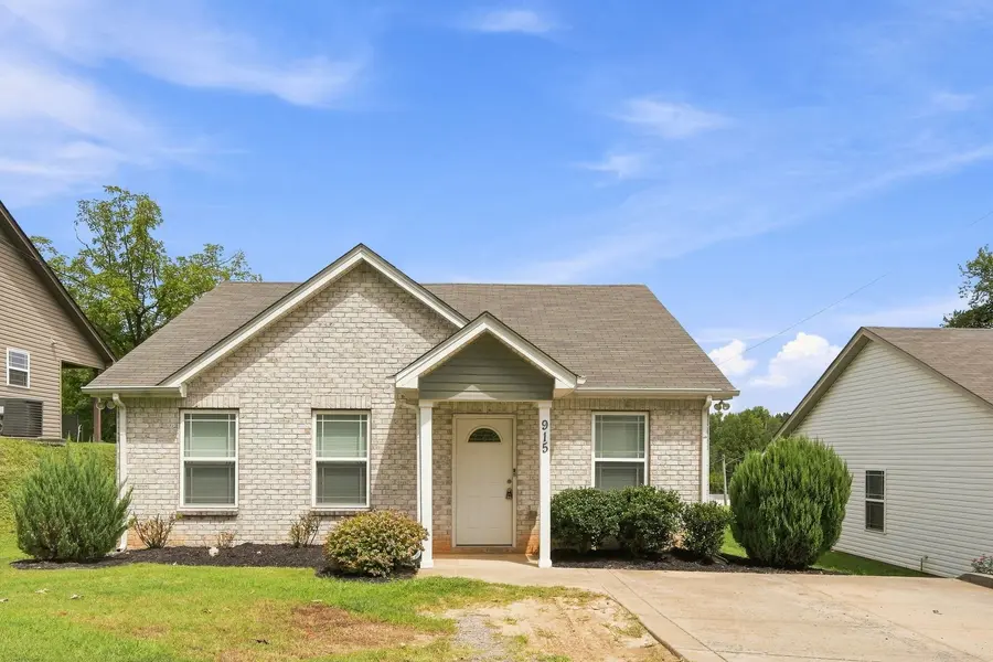 915 17th Ave #E, Springfield, TN 37172