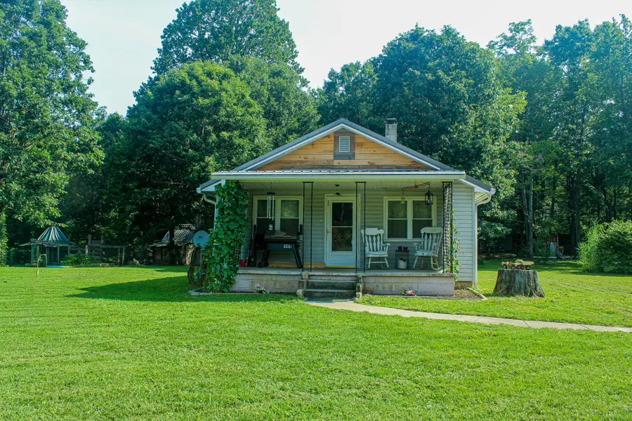 42 Dripping Springs Ct, Monterey, TN 38574