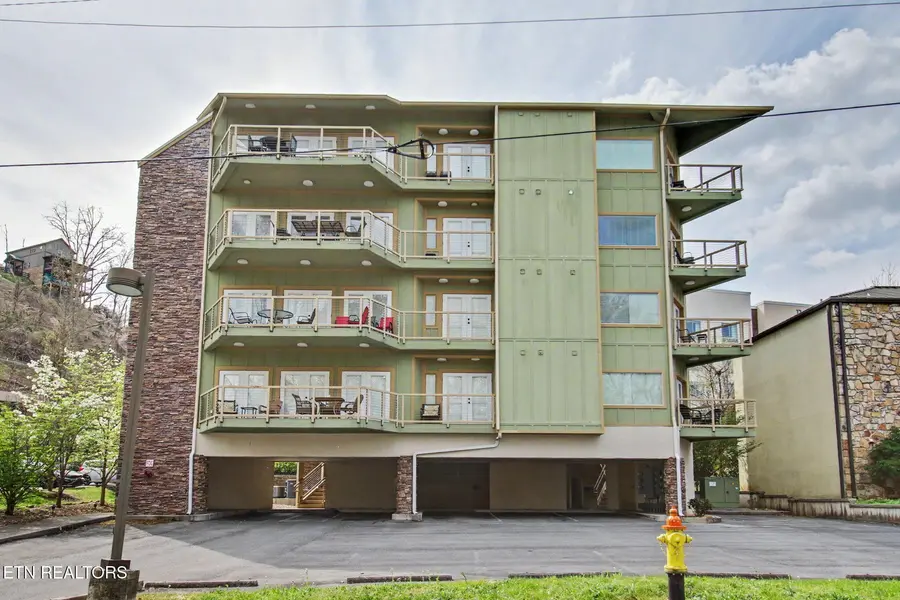 513 McCarter Rd #4M, Gatlinburg, TN 37738