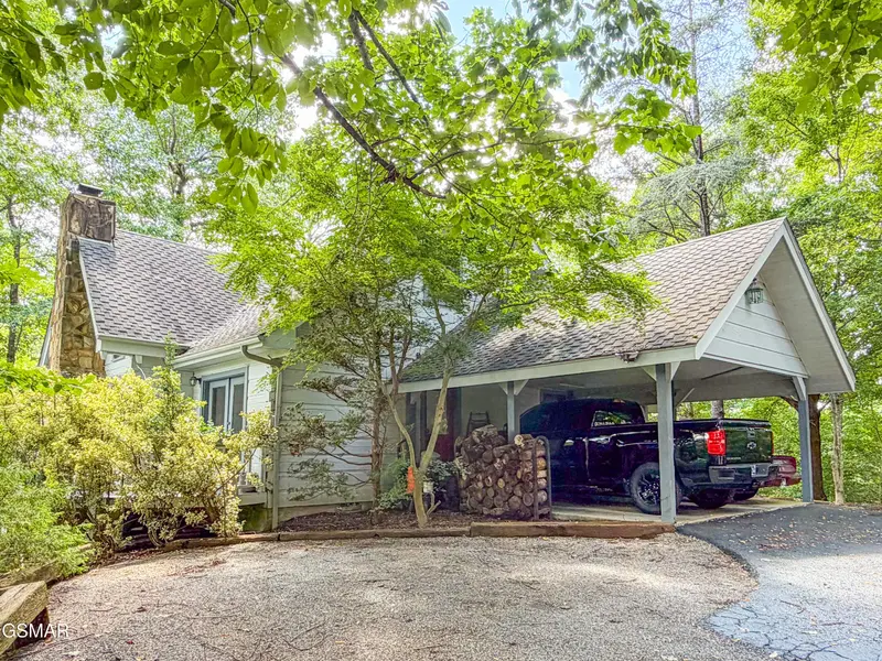 440 Deer Path Lane, Gatlinburg, TN 37738