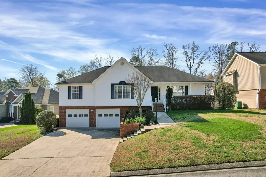 6082 Wardwell Dr, Ooltewah, TN 37363