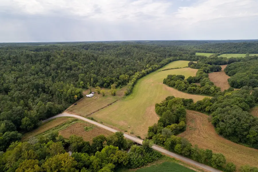 11517 Mt Carmel Rd, Decaturville, TN 38329
