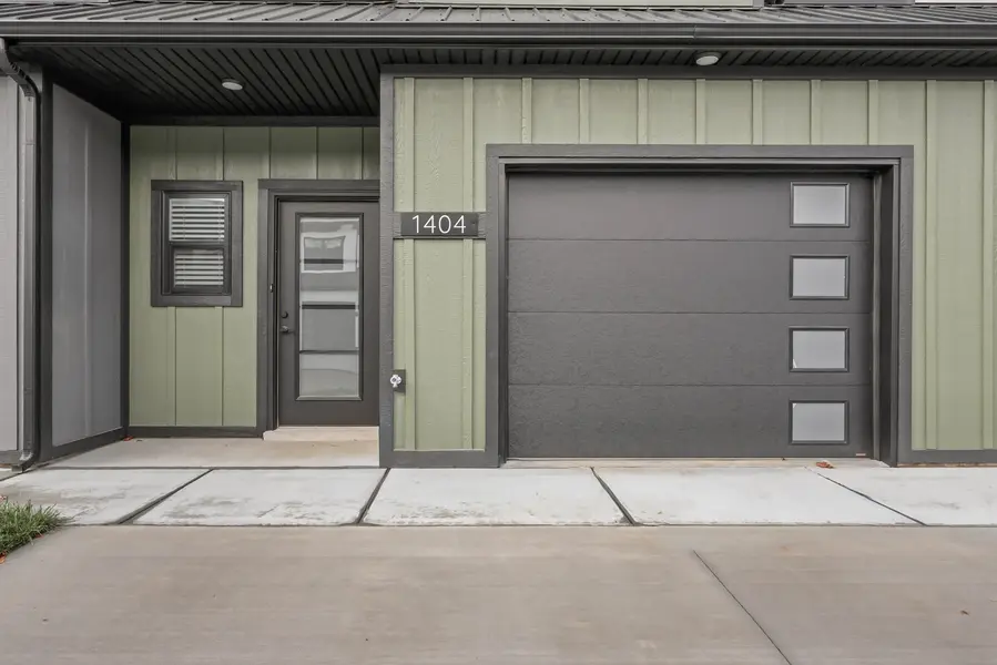1404 Jonathan Wade Circle, Clarksville, TN 37043