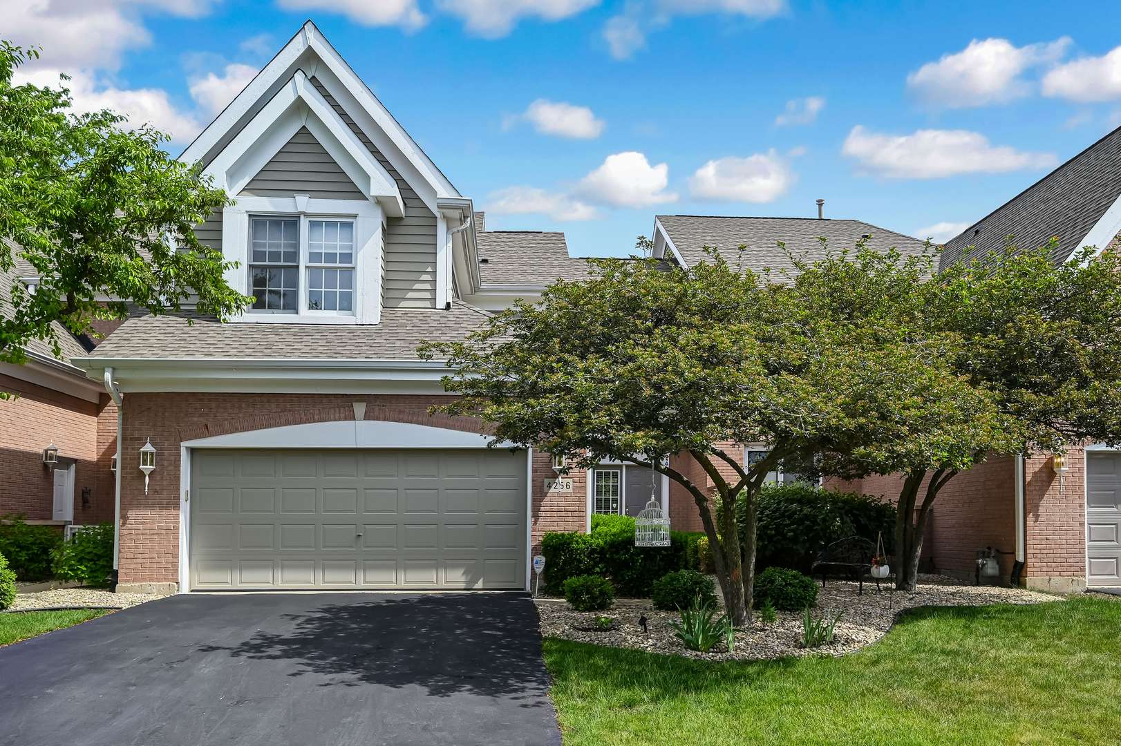4256 Stableford LN, Naperville, IL 60564