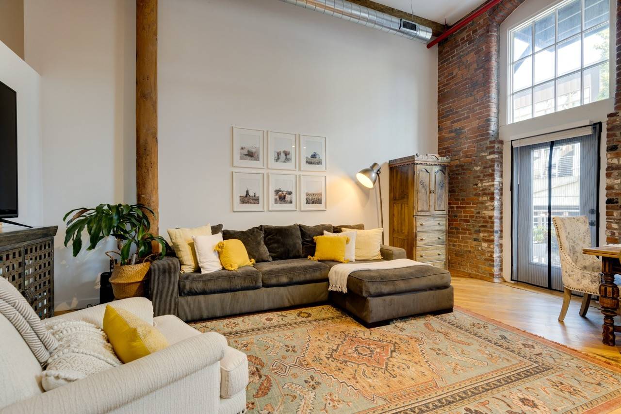 1350 Rosa L Parks Blvd #365, Nashville, TN 37208