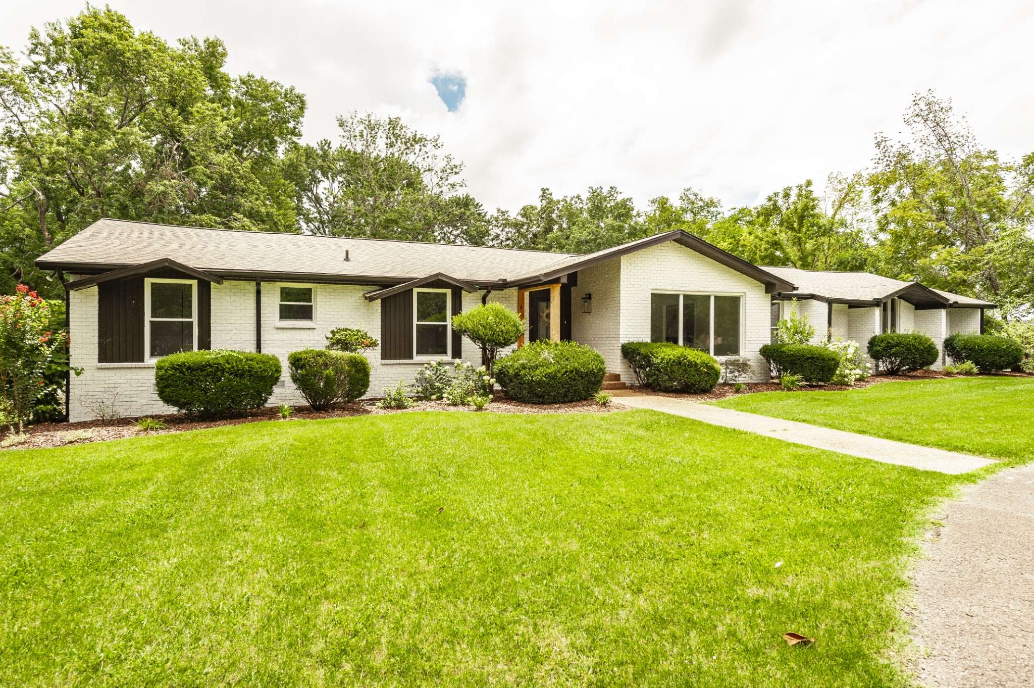 205 Bluegrass Dr, Hendersonville, TN 37075