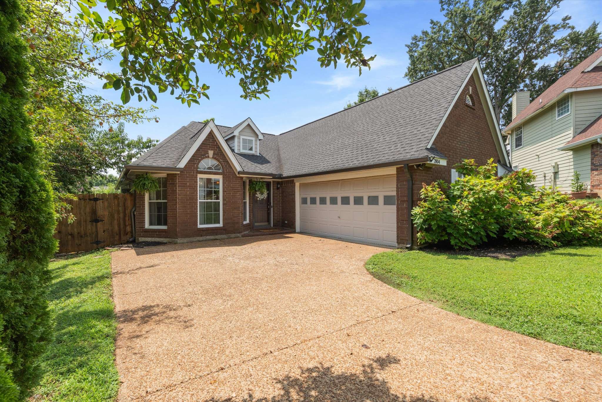 2804 Chapelwood Dr, Hermitage, TN 37076