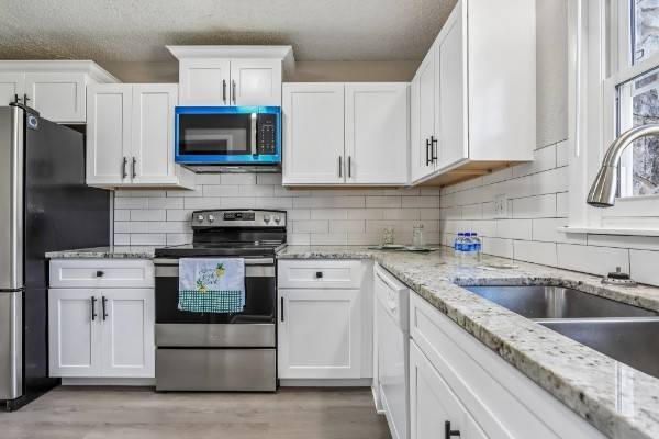 627 Rockwood Dr, Hermitage, TN 37076