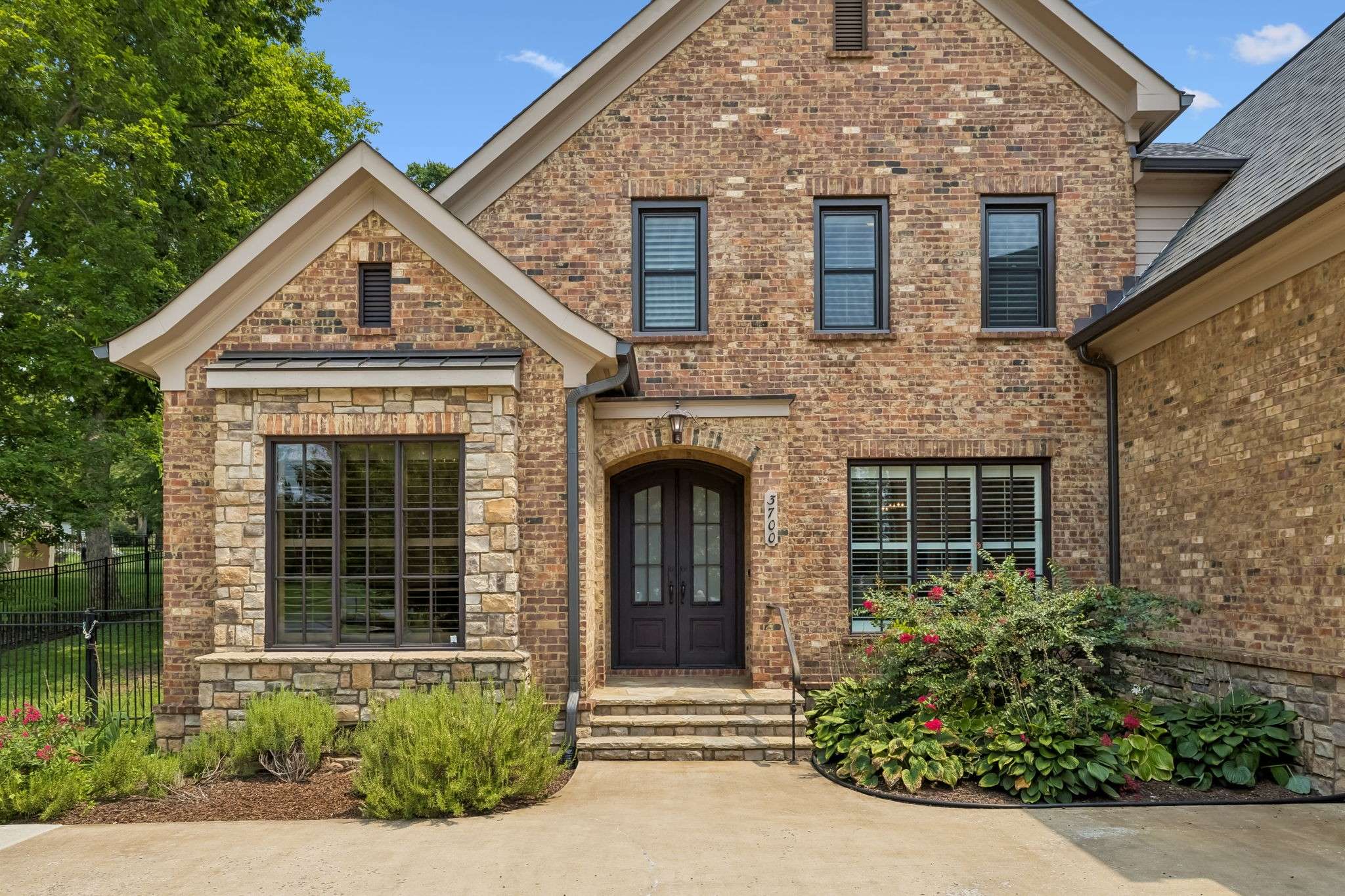 3700 Benham Ave, Nashville, TN 37215