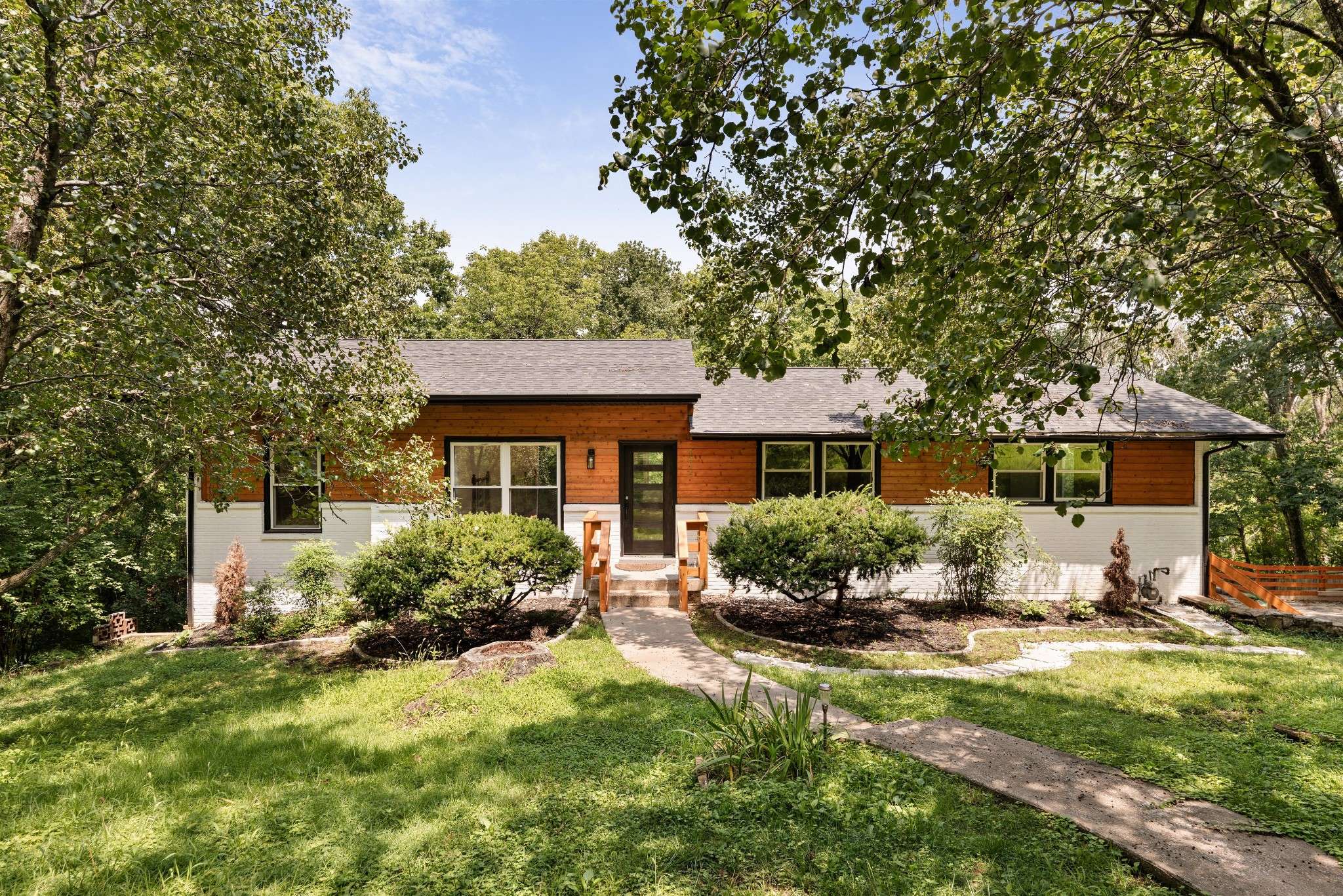 1012 Rodney Dr, Nashville, TN 37205
