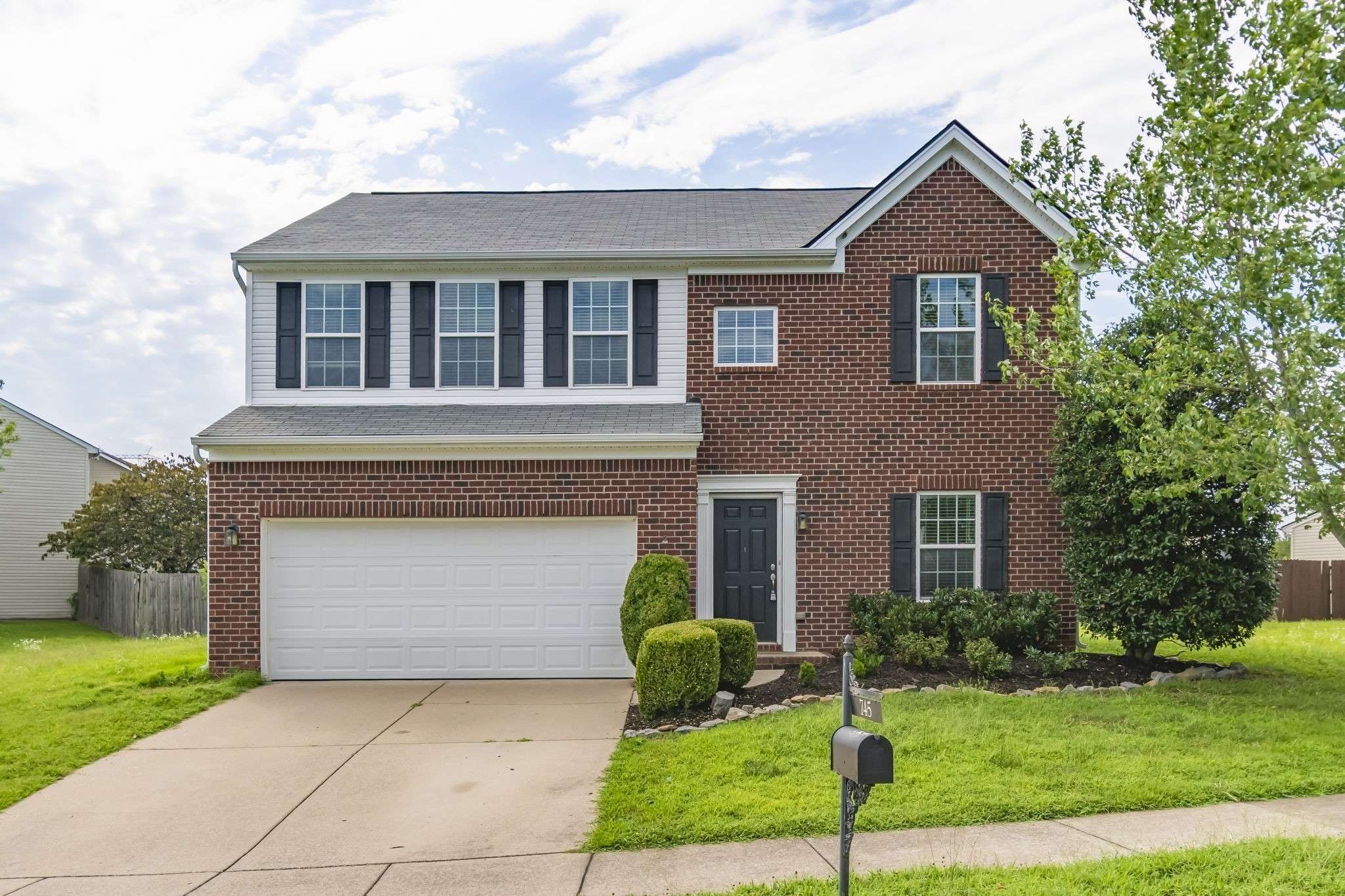 745 Wolfeboro Ln, Nashville, TN 37221