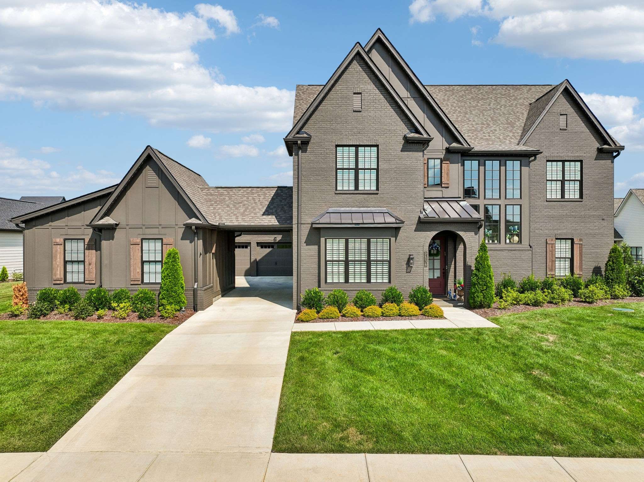 7536 Southwell Dr, College Grove, TN 37046