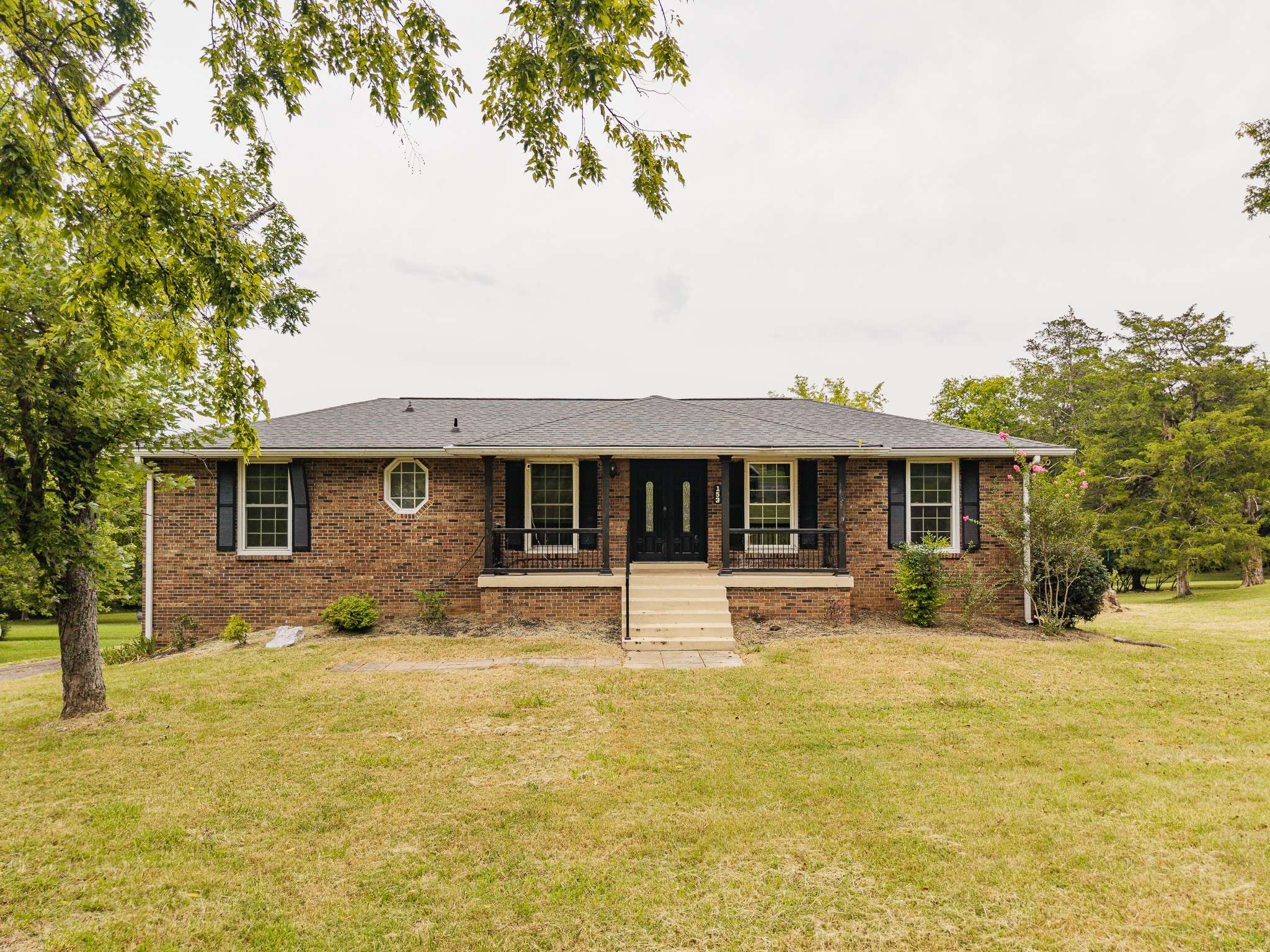 153 Country Club Dr, Hendersonville, TN 37075