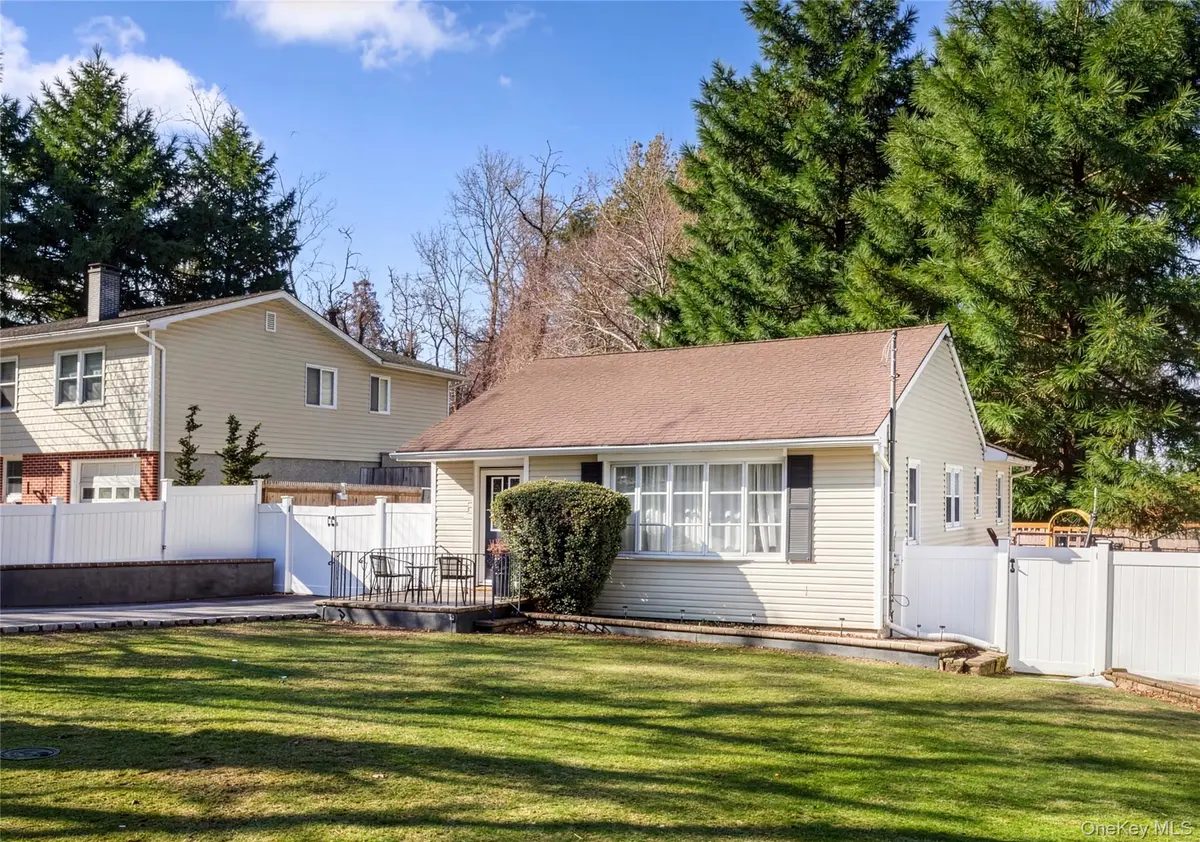 193 Maple RD, Wading River, NY 11792