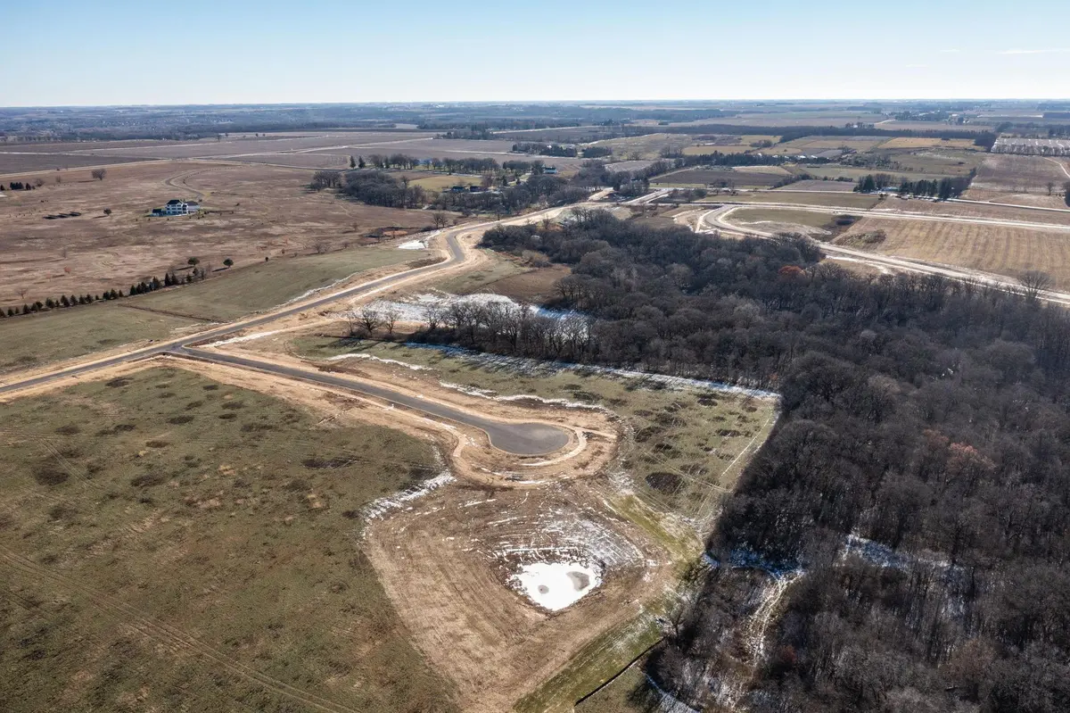 3735 (L12B4) Royal Oaks Farm DR SW, Rochester, MN 55902
