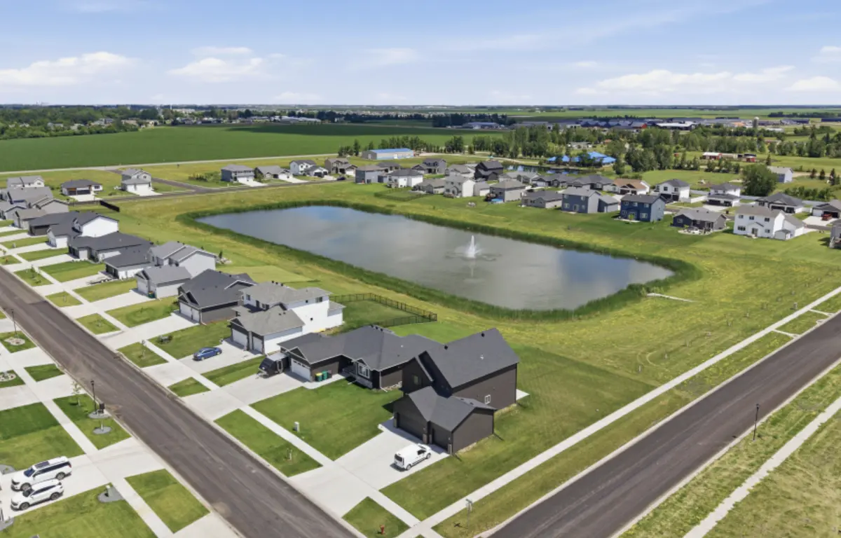 10234 73rd ST S, Horace, ND 58047