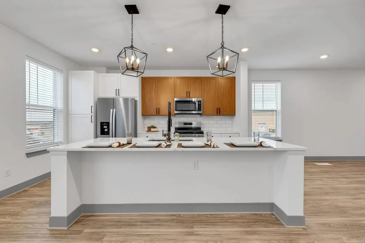 8871 Meridian TRL, Woodbury, MN 55125