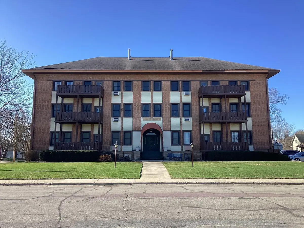 913 Abbott ST #203, Albert Lea, MN 56007