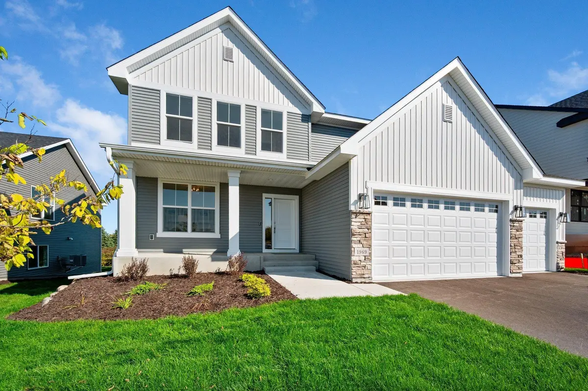 1969 S Lusitano Street, Shakopee, MN 55379
