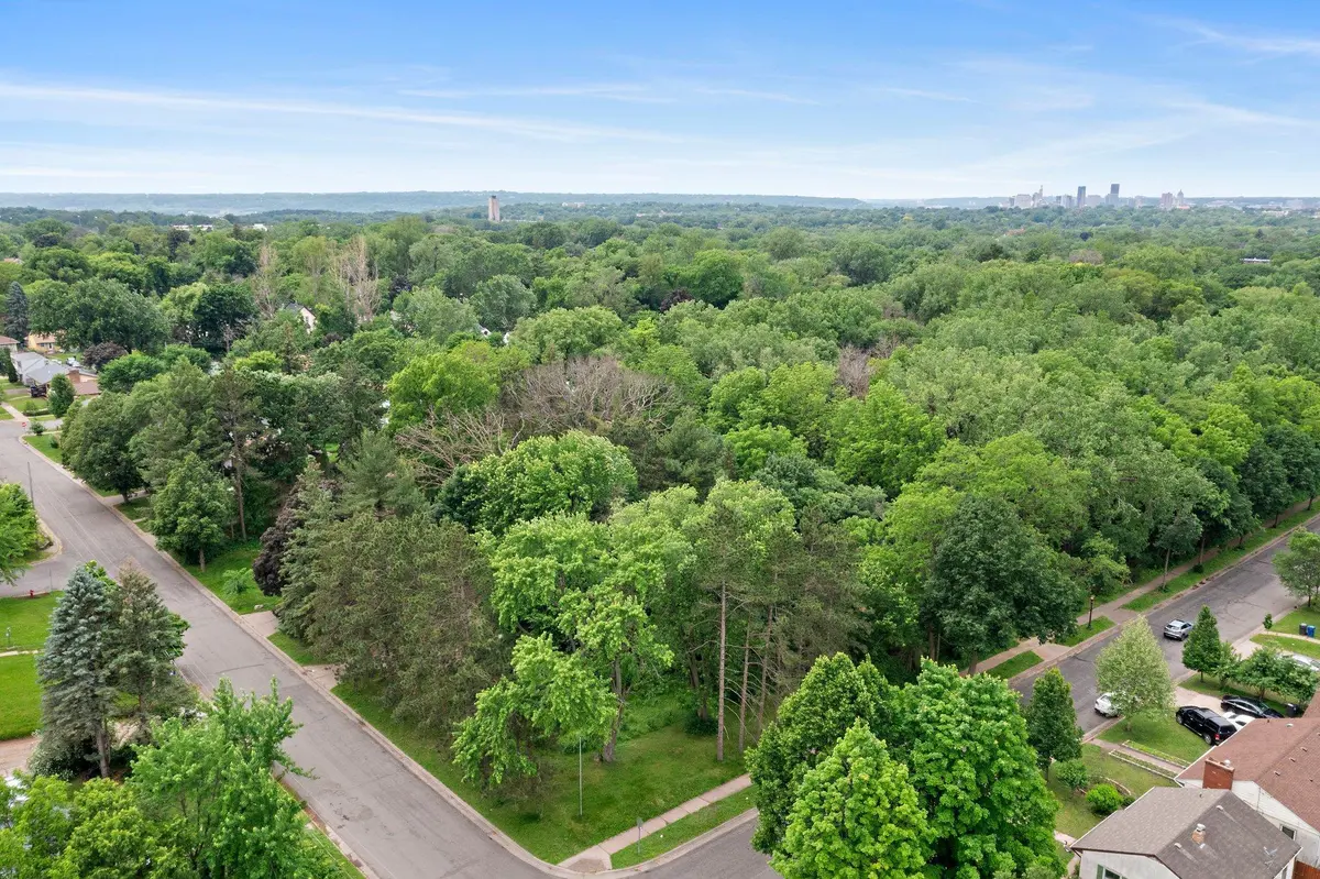 935 Kennard ST, Saint Paul, MN 55106