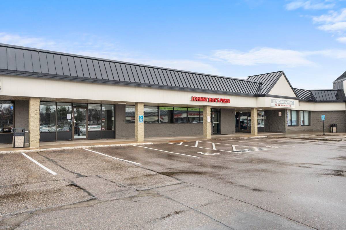 8401 W Broadway AVE, Brooklyn Park, MN 55445