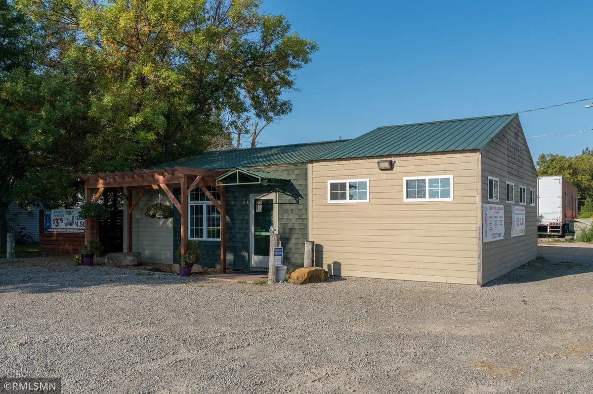204 1st AVE, Pemberton, MN 56078