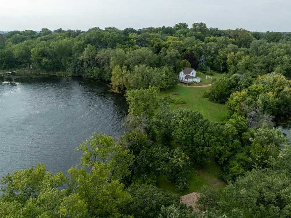 1360 Lone Oak RD, Eagan, MN 55121