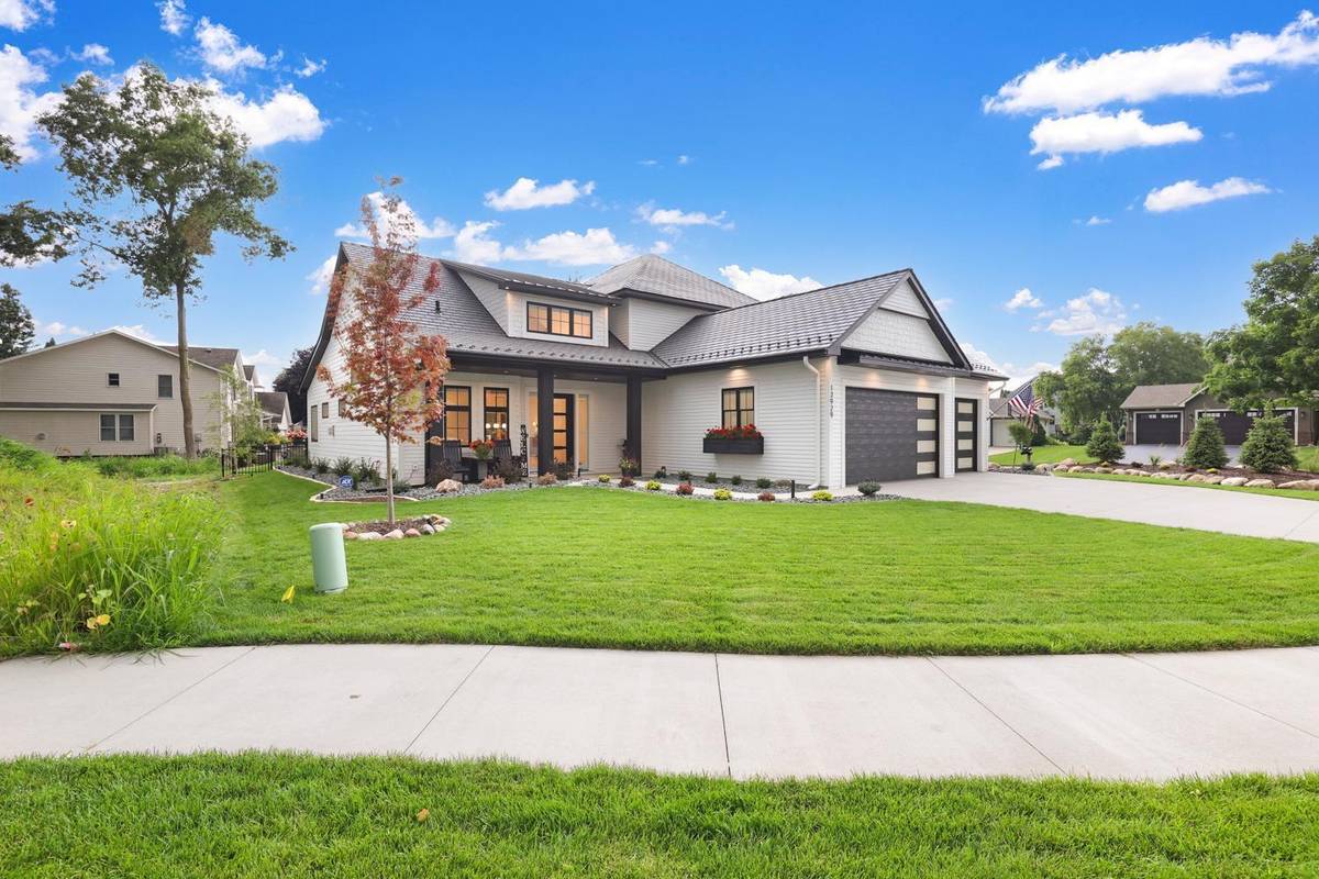 4951 Parkside Circle, Eagan, MN 55123