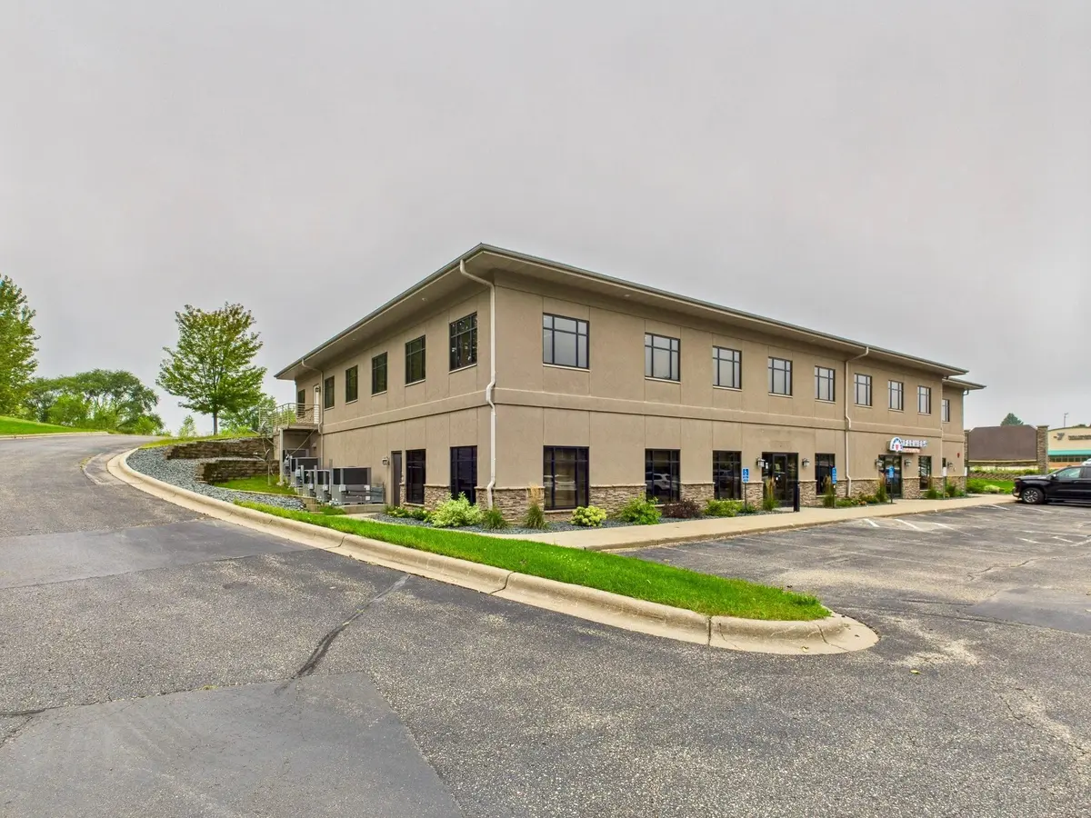 16372 Kenrick AVE #100, Lakeville, MN 55044