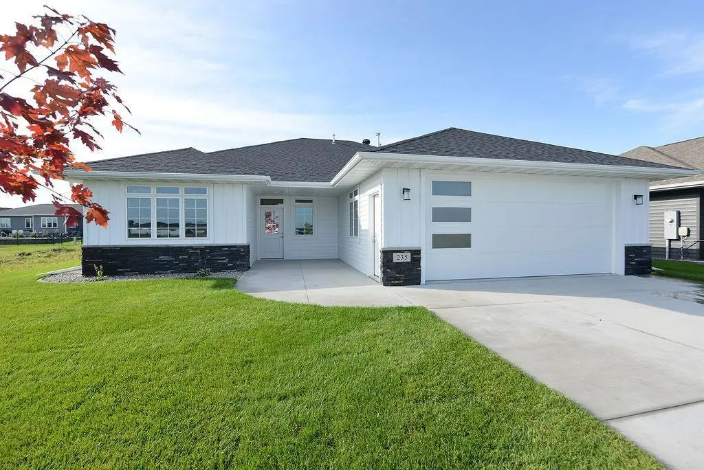 235 Emma CT, Mapleton, ND 58059