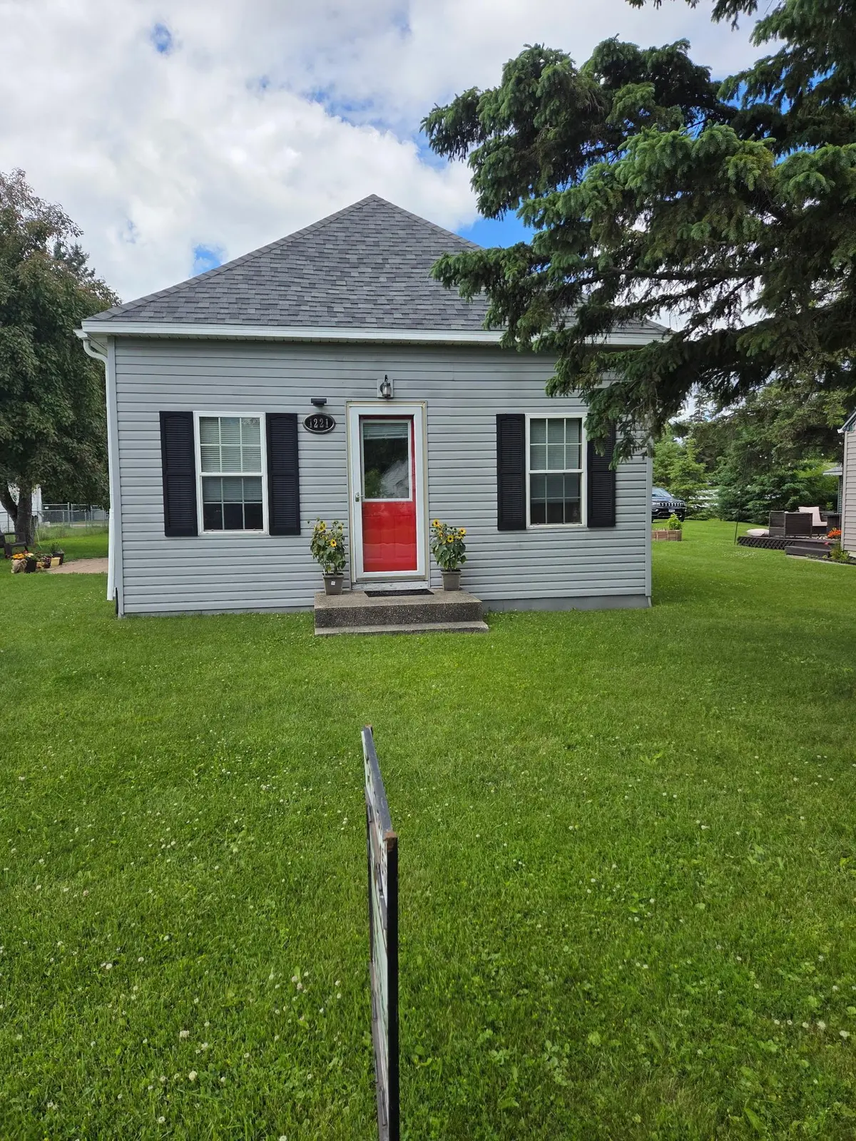 1221 Knight AVE N, Thief River Falls, MN 56701
