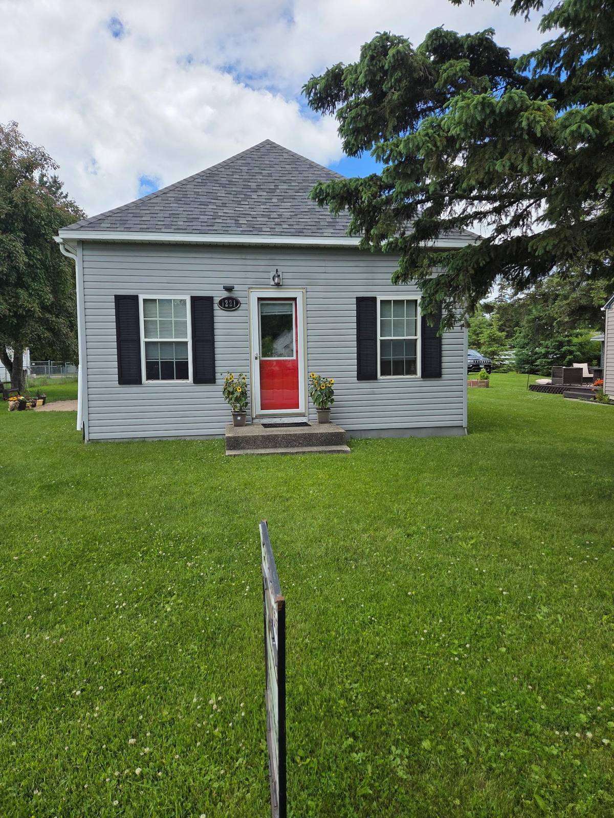1221 Knight AVE N, Thief River Falls, MN 56701