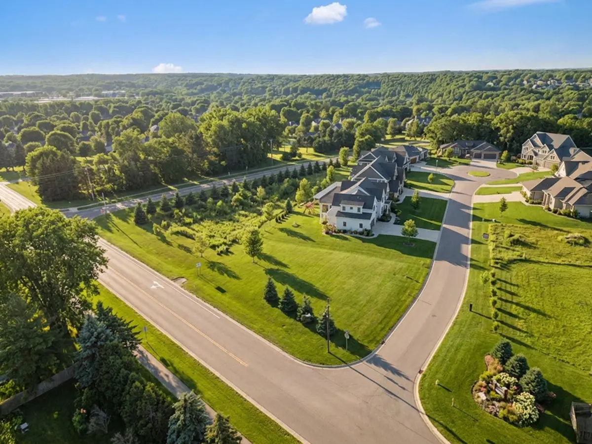 3998 Haven Woods CT, Eagan, MN 55123