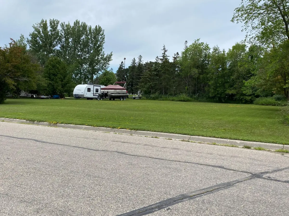 1603 Cardinal DR N, Thief River Falls, MN 56701