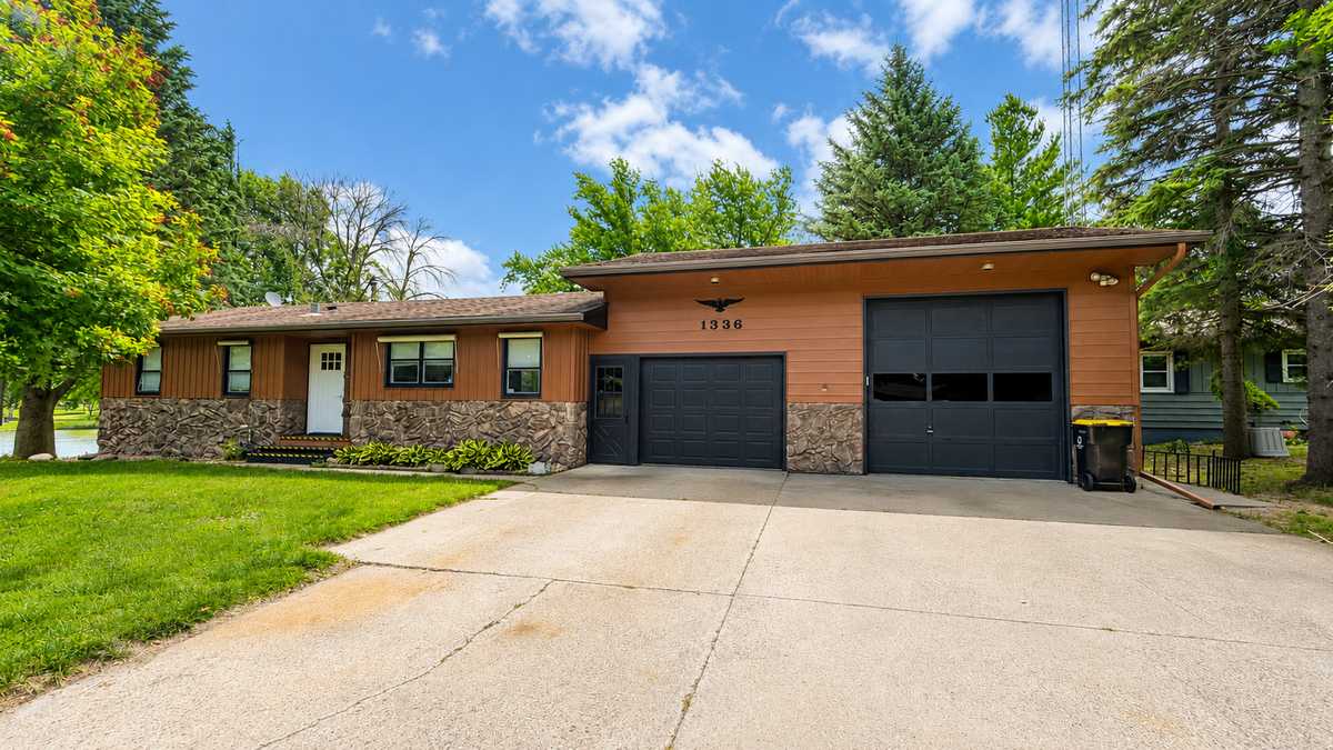 1336 Lucia AVE, Fairmont, MN 56031