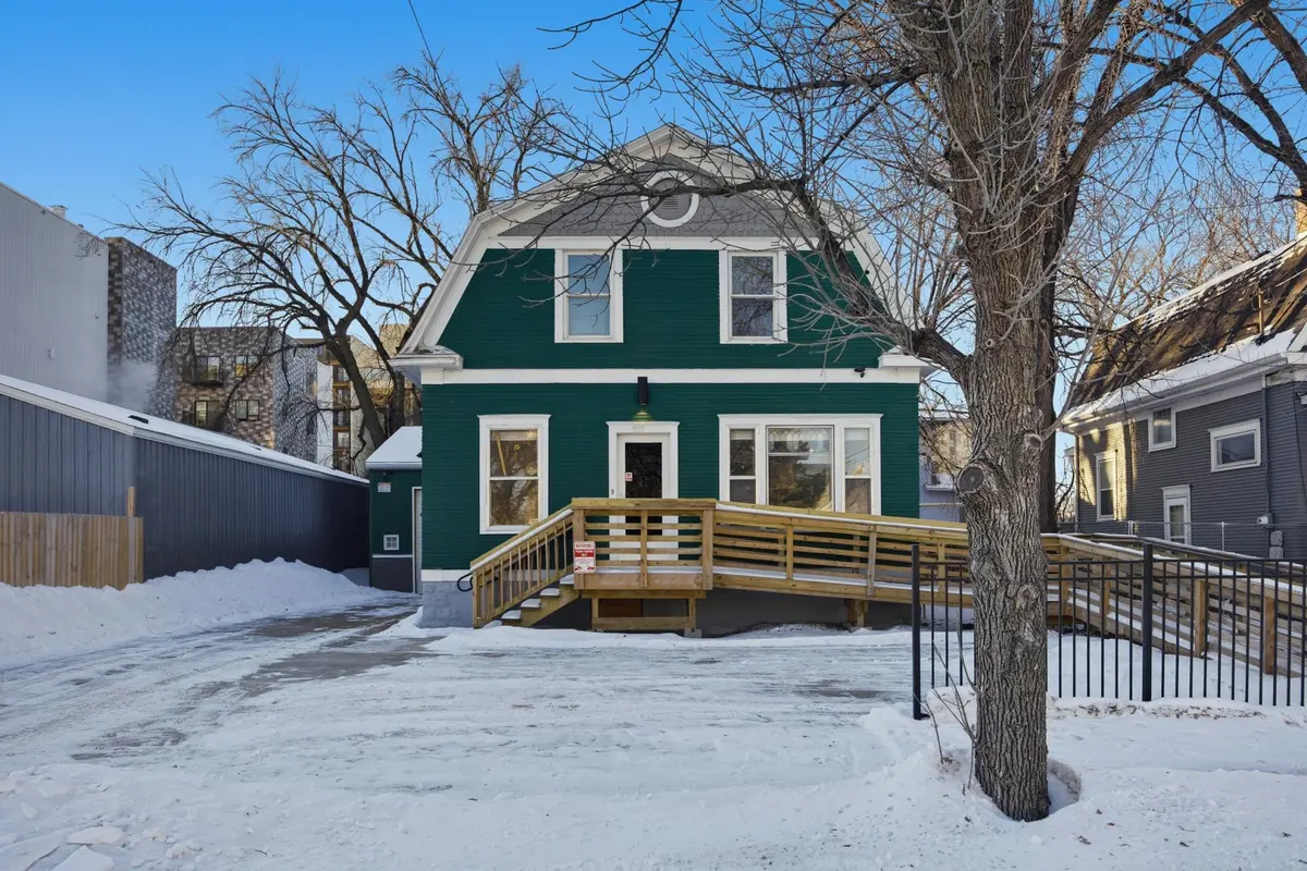 1122 4th AVE N, Fargo, ND 58102