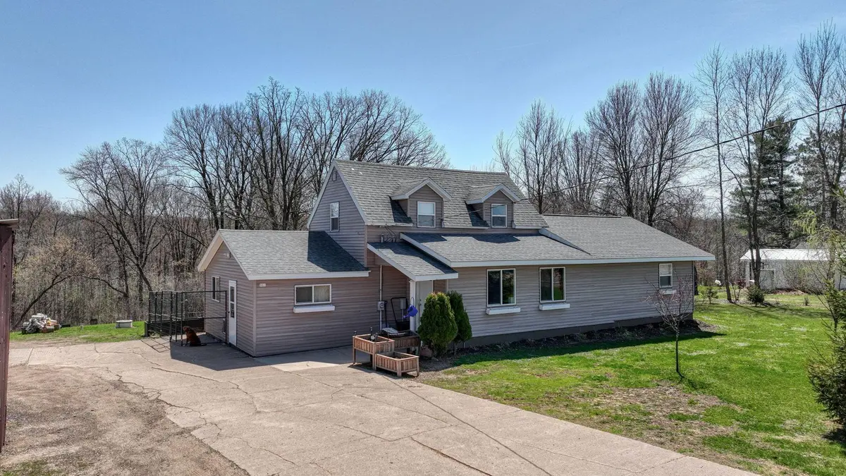 901 Riverside DR, Cornell, WI 54732