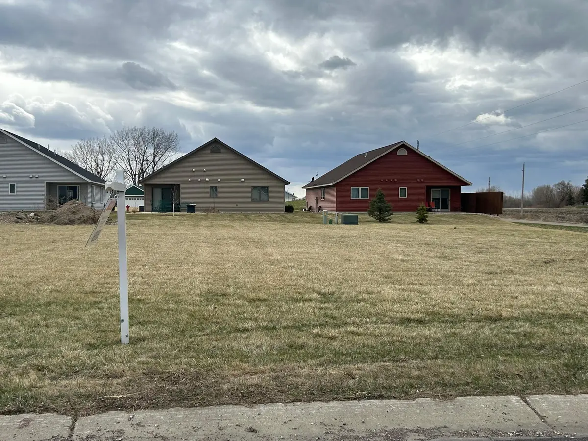 1527 Ranger Drive N, Glencoe, MN 55336